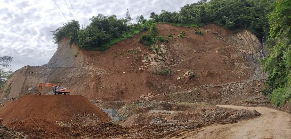 NHIDCL is carrying out widening work of four national highways in Mizoram, which youth activists and environmentalists are opposing. Photo by Gaurab Talukdar/Mongabay.