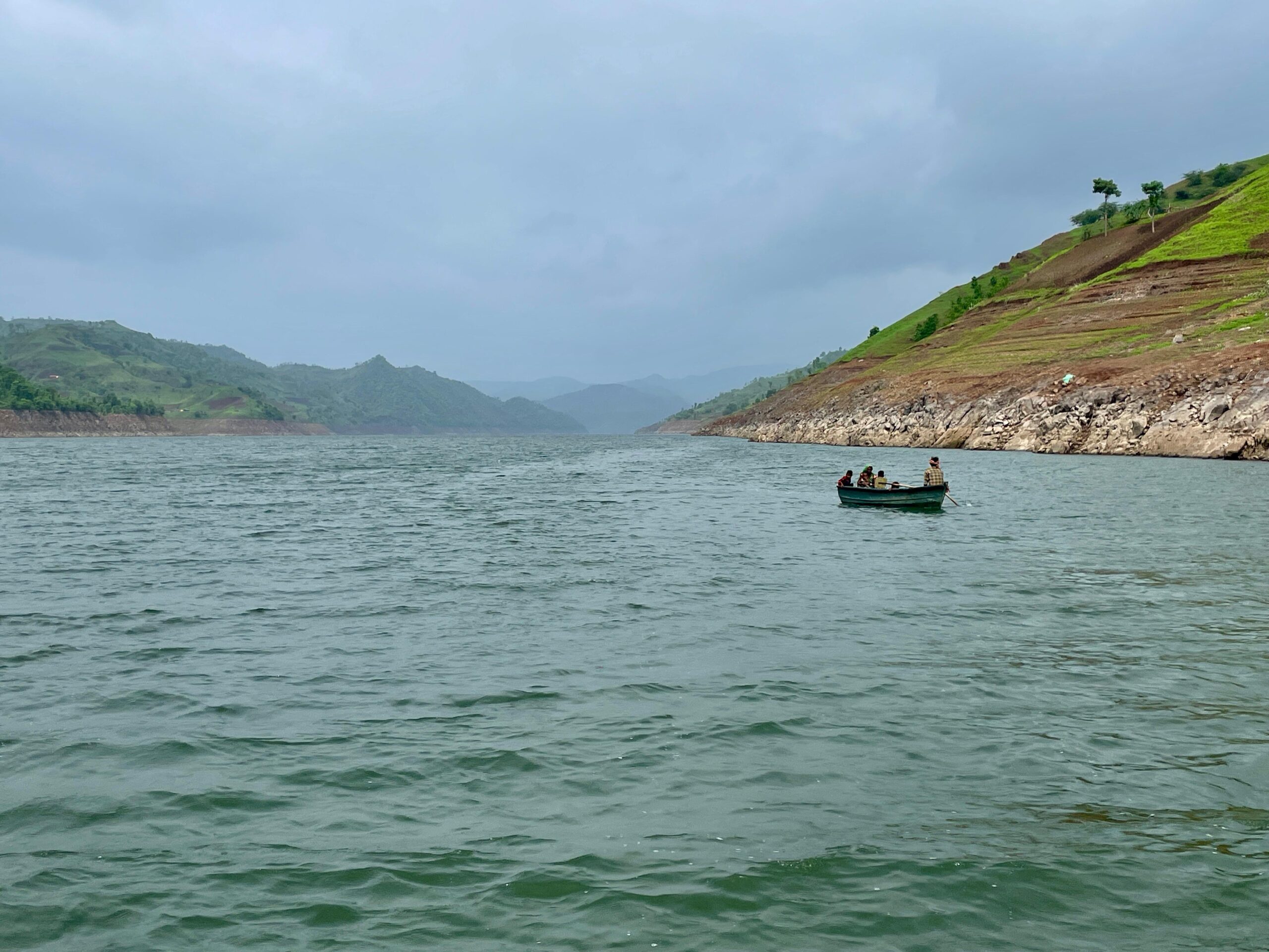 Narmada river flowing through the tribal villages in Barwani district, Madhya Pradesh. Image by Rachit Tiwari.