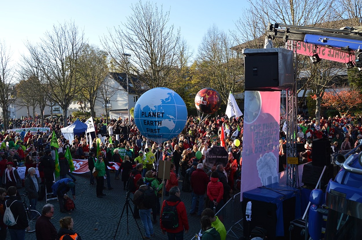Demonstration in Bonn at the start of a previous COP. In November, world leaders will gather in Baku, Azerbaijan, to negotiate future climate action. Image by Spielvogel via Wikimedia Commons (CC-BY-SA-3.0).