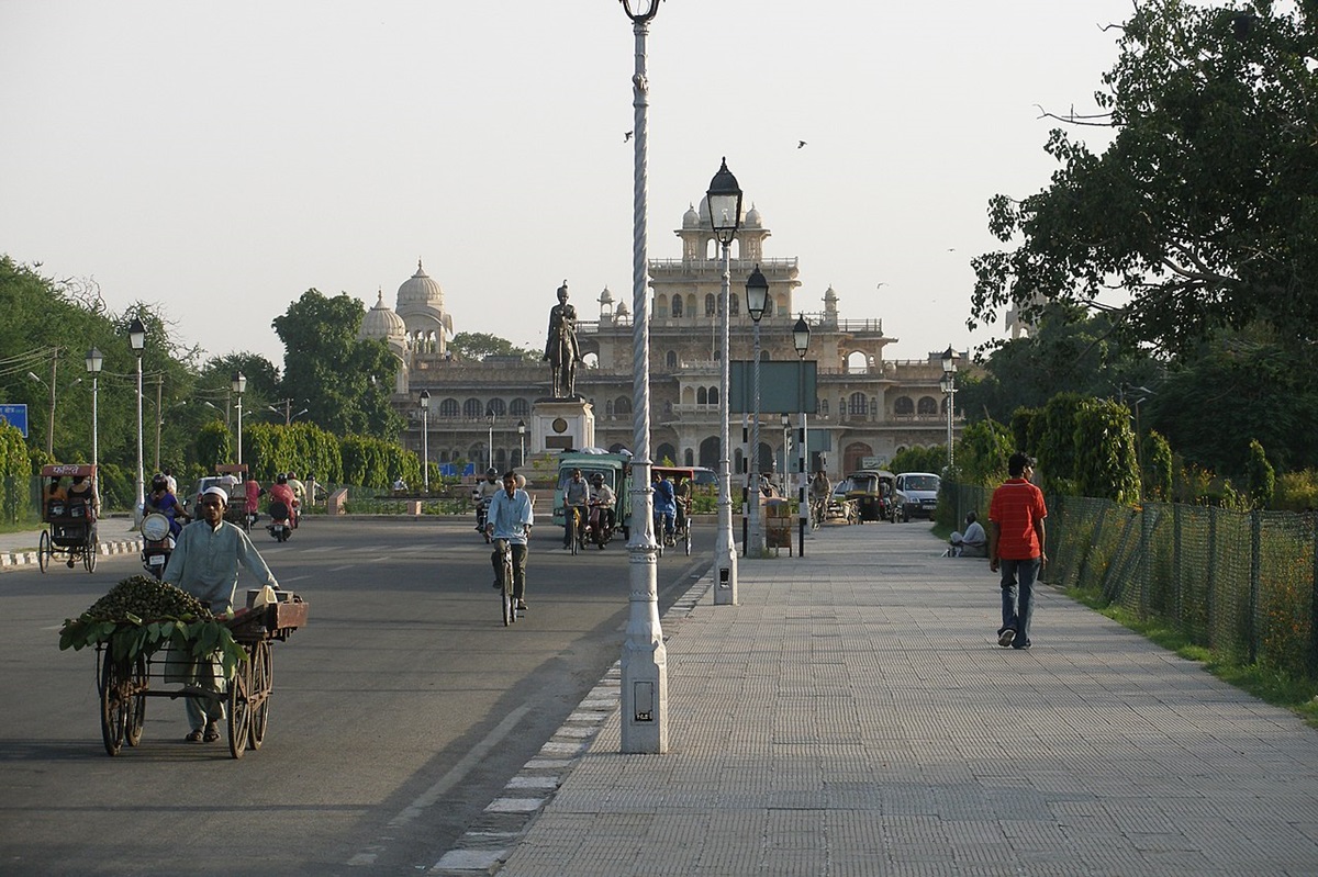 City life in Jaipur. As of December 2024, around 41 cities have developed or are drafting City Climate Action Plans, as per a government statement. Image by Vyacheslav Argenberg via Wikimedia Commons (CC-BY-4.0).