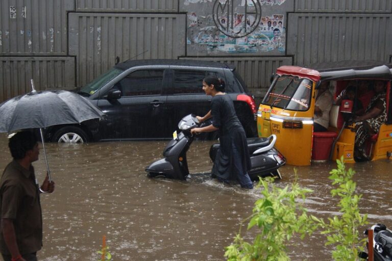 Heavy rain and flooding in Hyderabad. Image by Rajib Ghosh via Wikimedia Commons (CC BY 2.0).