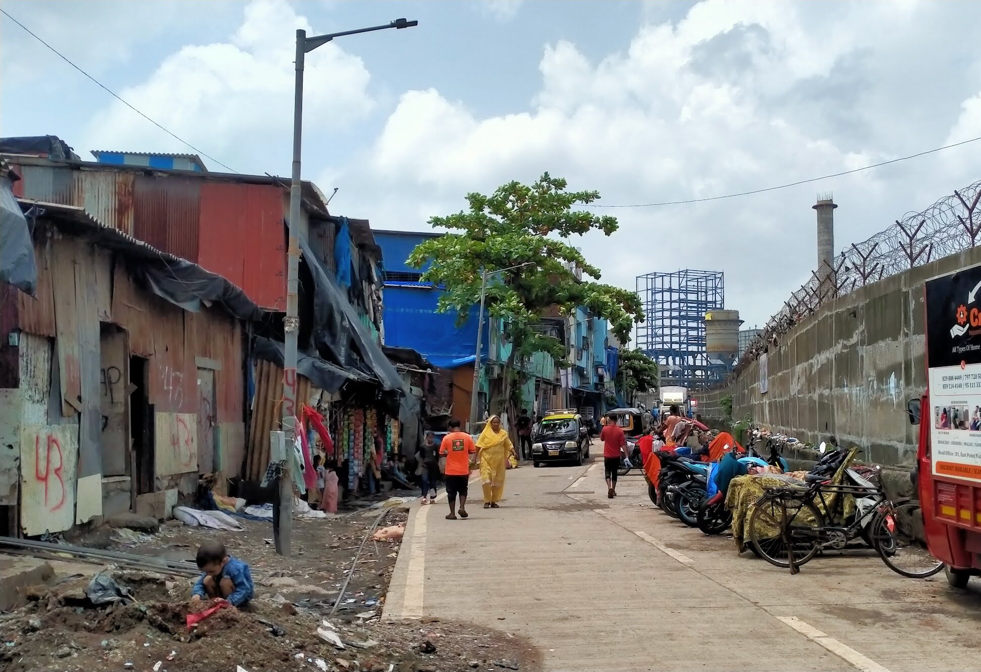 A Waste-to-Energy plant is being constructed within the dumping ground, close to residential areas. Image by Esha Lohia.