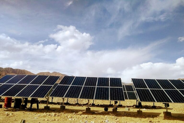 A 100 KW solar bottling plant in Leh. EMDEs in the Asia-Pacific need over $1.1 trillion annually for climate action, according to a 2024 IMF report. Image by Energiaastatcon via Wikimedia Commons (CC-BY-SA-4.0)