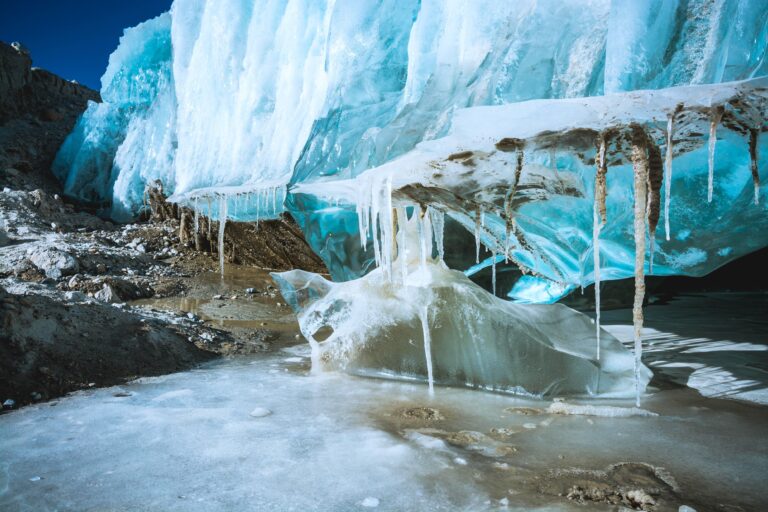 A glacier in Tibet. Representative image via Pixabay.