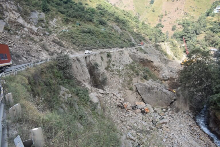 A landslide that occurred in 2024 along NH-44. Image by Hirra Azmat.