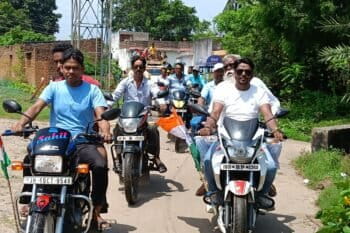 Part of the bike rally taken out by fishers dependent on the Panchet dam on September 7. Image courtesy of Rajen Tudu.