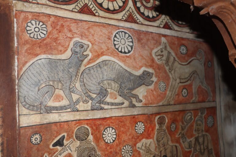 Otters painted in the raja gopuram (main tower) of the Thirupudaimaruthur temple, along with wood carvings, serve as the earliest records of otter presence in the region. Image by Maria Anthony.