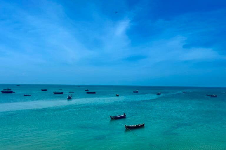 Fishers at sea off the coast of Rameswaram. The exploratory oil wells were proposed in six taluks of Ramanathapuram. Each well would go as deep as 3,000 metres. The Gulf of Mannar Marine National Park lies just offshore. For fishers and farmers, the drilling plan came as a threat to their livelihoods. Image by K.A. Shaji.