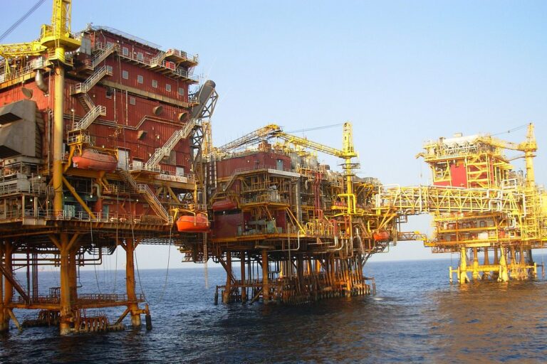 An Oil and Natural Gas Corporation (ONGC) Oil and Gas Processing Platform off the coast of Mumbai. An environmental clearance has authorised the ONGC to drill 20 exploratory wells across a 1,403 sq km stretch of the Ramnad sub-basin of the Cauvery basin. Representative image by ONGC Oil and Gas Processing Platform via Wikimedia Commons (CC BY 2.0).