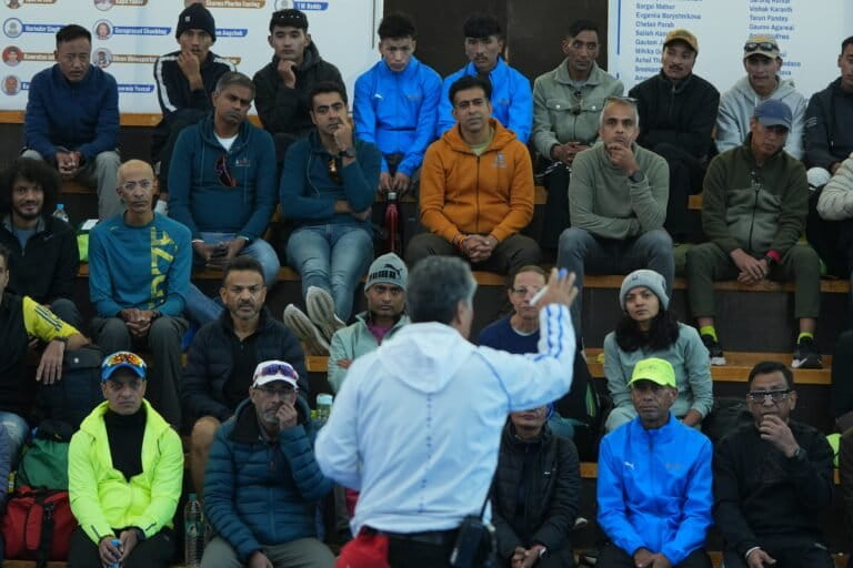 Chewang Motup briefing the Silk Route (122km) runners ahead of the race. Photo by Aparna Ganesan.