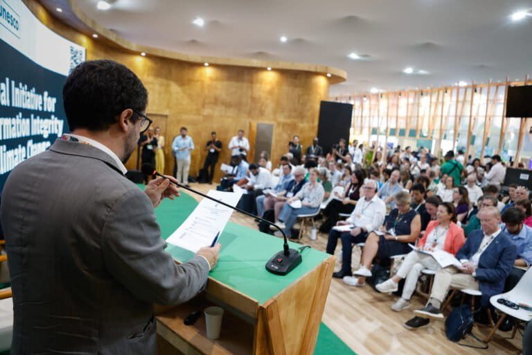 On November 12, the Initiative for Information Integrity launched a Declaration at COP30 to establish commitments to address climate disinformation. It was endorsed by eleven countries so far, not including India. Image © UN Climate Change - Zô Guimarães via Flickr (CC BY-NC-SA 4.0).