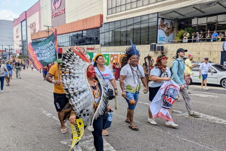 Family farmers, traditional communities, Indigenous peoples and nonprofits led the Unified March of the People’s Summit on November 15. Image by Soumya Sarkar.