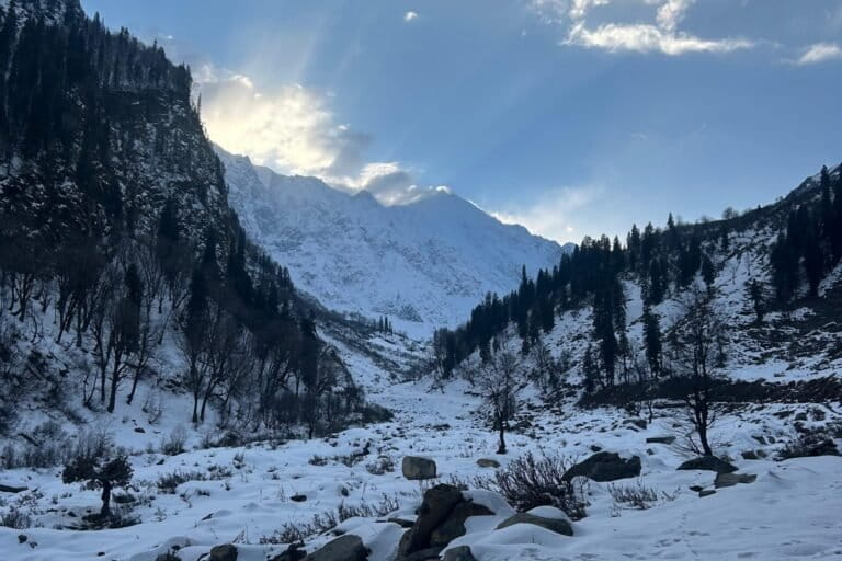 To address snow droughts in the Himalayas, experts suggest investing in seasonal water storage infrastructure, upgrading irrigation and water efficiency technologies, and preparing robust cross-sectoral drought management plans. Image by Hemant Singh.