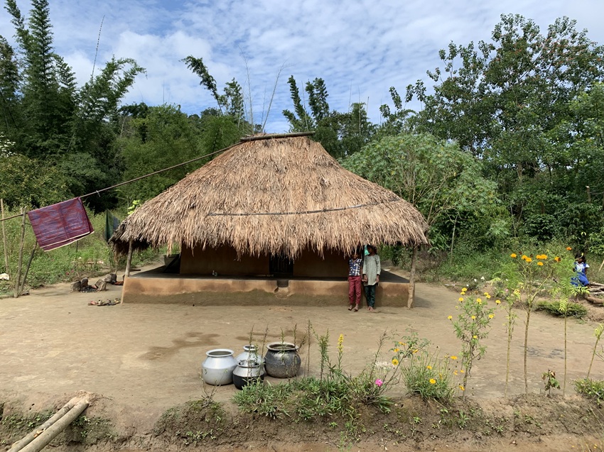 Forest dwellers inside Mudumalai Tiger Reserve, Nilgiris district, Tamil Nadu. Image by Ishan Kukreti.