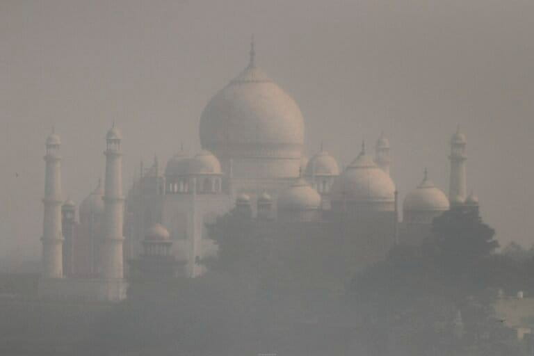 Pollution hangs over the Taj Mahal. India’s National Clean Air Programme, launched in 2019, focuses mainly on particulate matter, especially PM10. Image by Buiobuione via Wikimedia Commons (CC BY-SA 4.0).