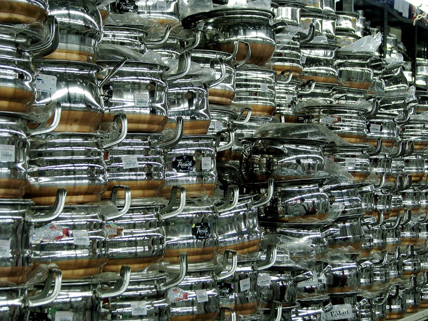 A wall of stacked pots at a stainless steel shop in Chennai. India is preparing to double its coking coal output by 2030, largely to meet growing demand for steel. Image by McKay Savage via Wikimedia Commons (CC BY 2.0).