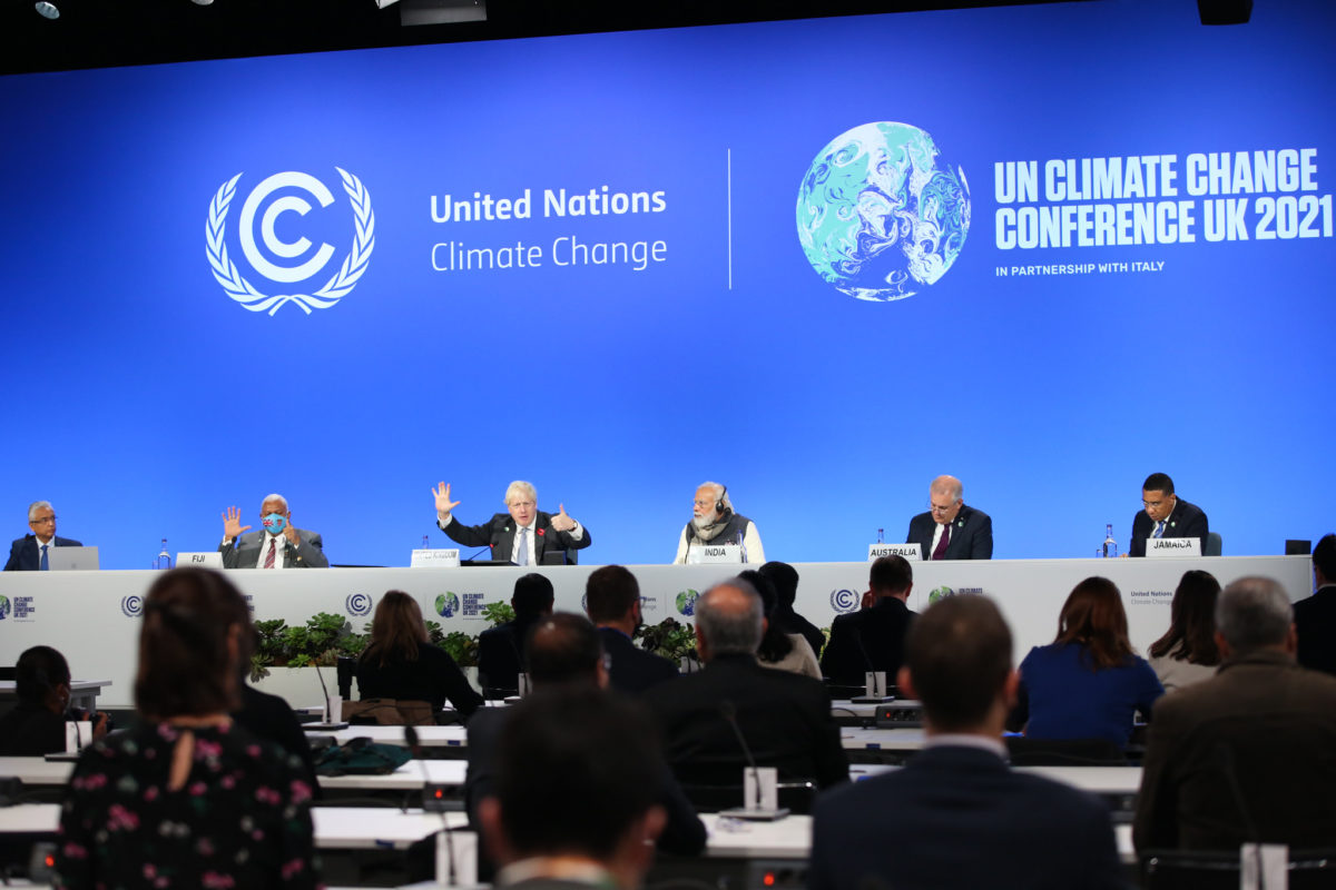 प्रधानमंत्री नरेंद्र मोदी और उनके ब्रिटिश समकक्ष बोरिस जॉनसन ने मंगलवार को सौर ऊर्जा ग्रिड के पहले अंतरराष्ट्रीय नेटवर्क के की घोषणा की। इसे ग्रीन ग्रिड इनिशिएटिव – वन सन वन वर्ल्ड वन ग्रिड के रूप में सामने रखा गया। तस्वीर- संयुक्त राष्ट्र जलवायु परिवर्तन/कियारा वर्थ