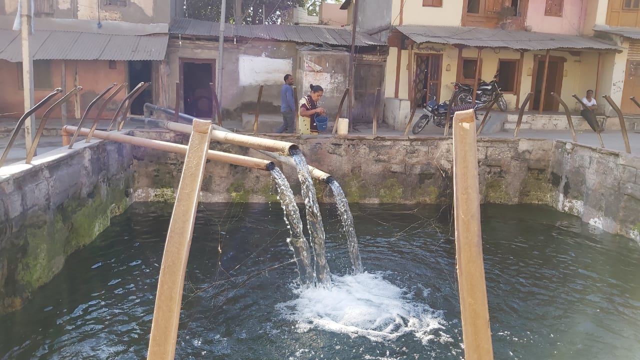 बुरहानपुर में जलवायु परिवर्तन की वजह से जल संकट गहरा सकता है। यहां मौजूद 400 साल पुराना मुगलों का बनाया कुंडी भंडारा शहर की यह समस्या दूर कर रहा है। तस्वीर साभार- शालीकराम चौधरी