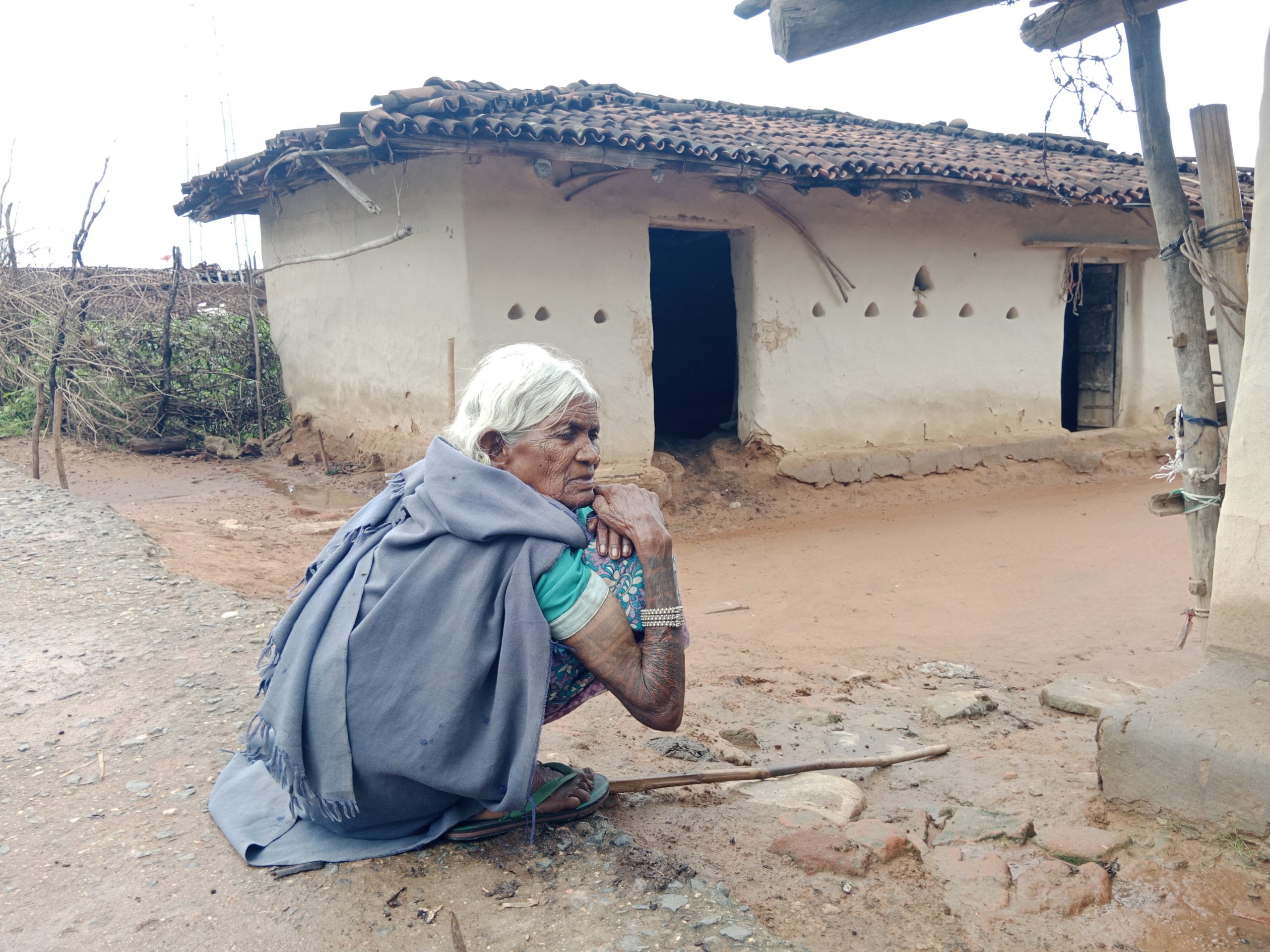 विद्युत योजनाओं के फेल होने से चंदवा के निवासियों के लिए रोजगार और कारोबार के विकल्प नहीं के बराबर हो गए। तस्वीर- राहुल सिंह