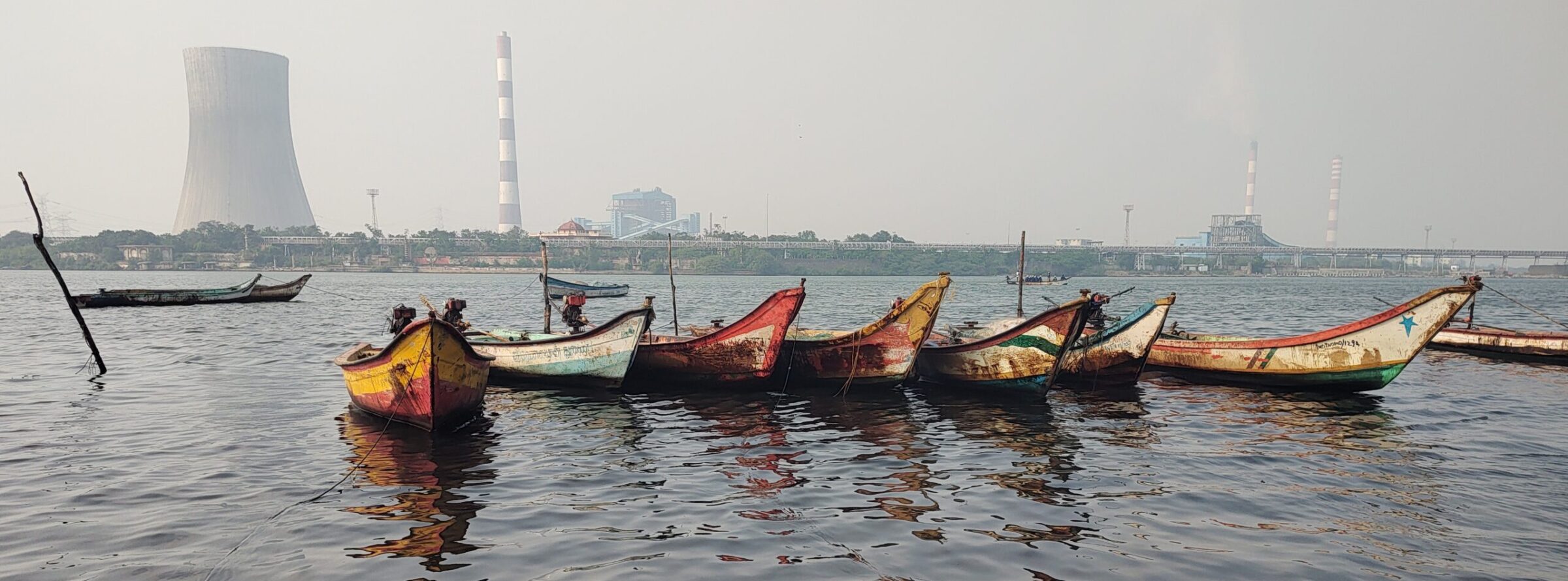एन्नोर में मछुआरों के नौ गांवों के 2,000 से ज्यादा मछुआरे दिसंबर की शुरुआत से पास की कोसस्थलैयार नदी, एन्नोर क्रीक और बंगाल की खाड़ी में नहीं गए हैं। तस्वीर - लास्या शेखर/मोंगाबे।