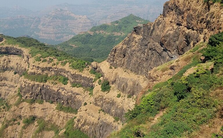 पश्चिमी घाट का नजारा। 2011 की गाडगिल समिति ने क्षेत्र के सतत विकास के लिए एक रूपरेखा प्रस्तावित की थी। तस्वीर- योगेश्वर पटनाला, विकिमीडिया कॉमन्स (CC-BY-SA-4.0)